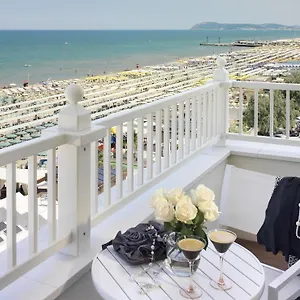 **** Hotel Tiffany's Italy